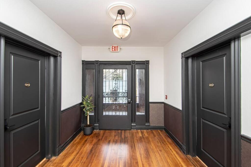 King Bed Stylish Studio In Heart Of Downtown Room # 200 Hot Springs Exterior foto