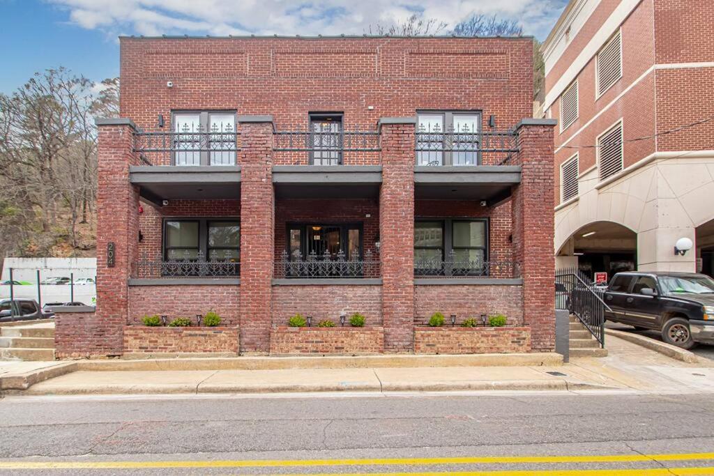 King Bed Stylish Studio In Heart Of Downtown Room # 200 Hot Springs Exterior foto
